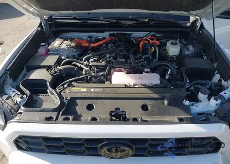 2025 Toyota 4Runner Hybrid Trd Off Road z USA, uszkodzony, nr VIN JTEVB5BR1S5009431